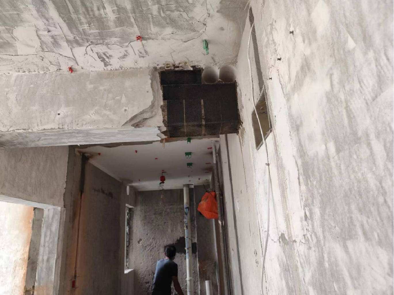 梁上開(kāi)洞加固