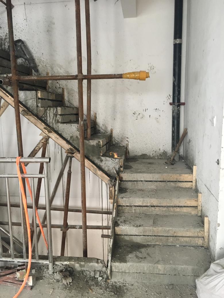 閣樓現(xiàn)澆樓梯