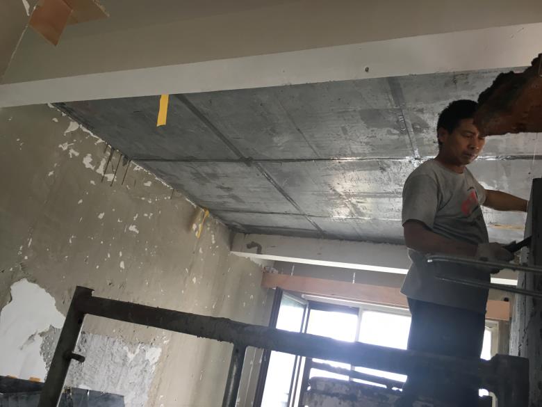 室內(nèi)灌漿料封堵樓板